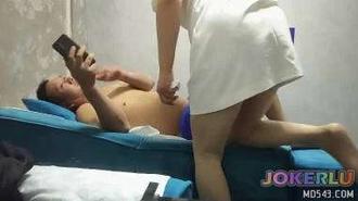  等了一晚上终于等来了一帅小伙技师熟练拉闸上钟 燕姐