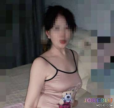  母亲生日当晚用电动玩具调教母亲保守的母亲极度羞耻下颤抖